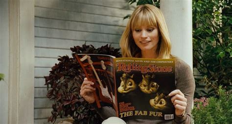 Rolling Stone Magazine Read By Cameron Richardson In ALVIN AND THE CHIPMUNKS (2007)