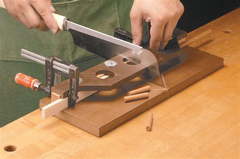 Adjustable Pull Saw Miter Box | Woodworking Project | Woodsmith Plans