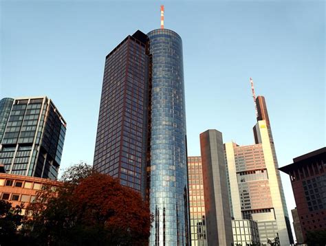 Frankfurt - Main Tower 03 2009 | Arnim Schulz | Flickr