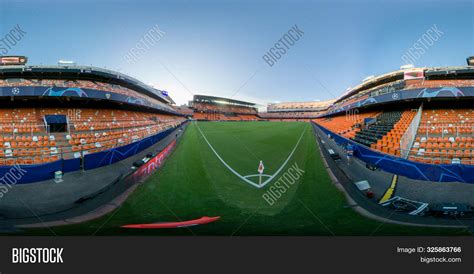 VALENCIA, SPAIN - Image & Photo (Free Trial) | Bigstock