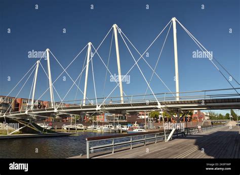 Fink truss bridge hi-res stock photography and images - Alamy