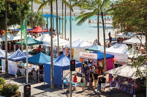 Cairns Esplanade Markets Christmas Shopping - Things to Do - Bellevue ...