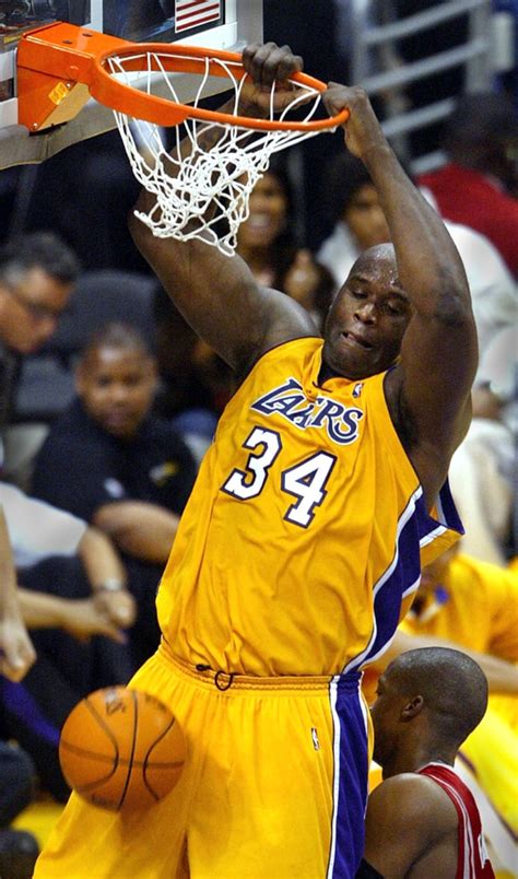 Lakers need to show Shaq some love ... soon