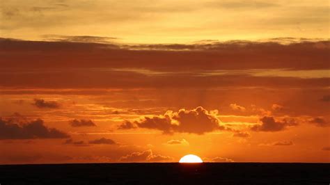 2015年6月18日 Hawaii Makapu'u Green Flash Sunrise - YouTube