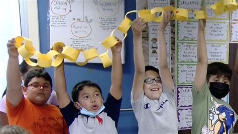 Rancho Mirage Elementary School students show their support for Ukraine ...