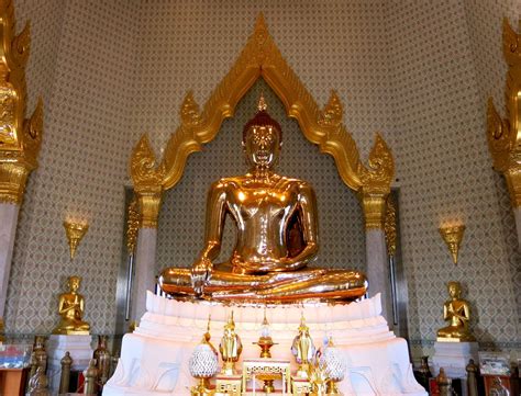 The Golden Buddha Statue in Beautiful Bangkok Thailand! | TRAVELS WITH TAM