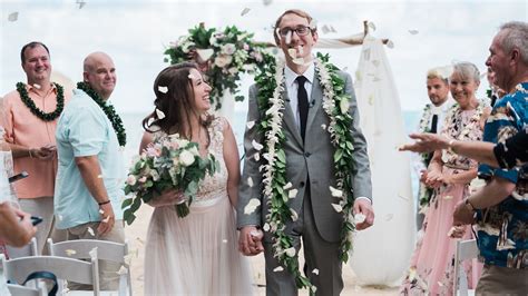 Simple Hawaii Beach Wedding — Best Day Ever