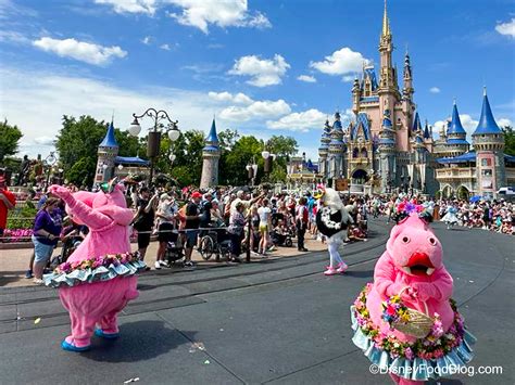 VIDEOS: The Disney World Parade That Only Happens ONE WEEKEND Each Year ...