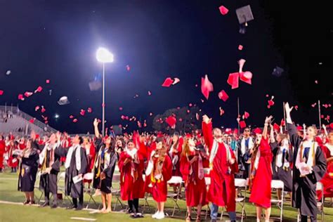 Crosby ISD graduates 450 Seniors – Star-Courier News