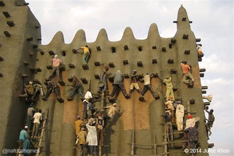 The largest earthen building in the world.