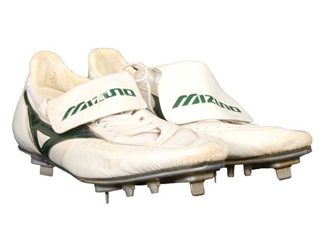 Lot Detail - 1992 Rickey Henderson Oakland A’s Mizuno Game Worn Cleats ...