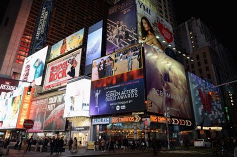 Gme Billboard New York : Times Square Billboard-Couture Fashion Week / © 2019 billboard media ...