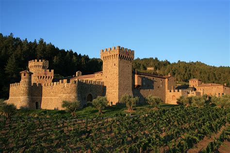 Tuscan Vines: 2004 Castello di Amorosa La Castellana