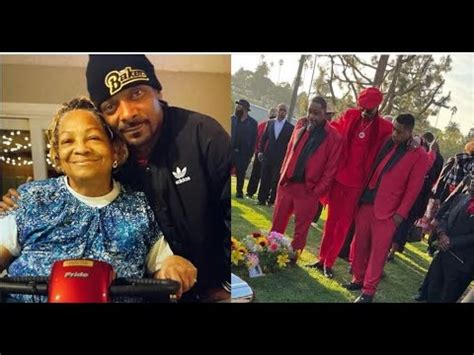 Snoop Dogg Shares Emotional Photos From His Mother's Funeral - YouTube