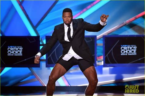 Michael Strahan Strips in 'Magic Mike' Opening at Critics' Choice ...