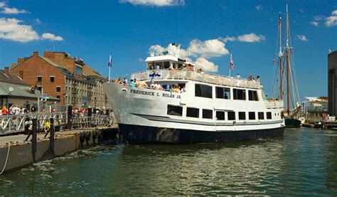 Boston Harbor Sightseeing Cruise - Xperience Days