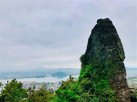 A Visit to Seongsan Ilchulbong (Sunrise Peak on Jeju Island)