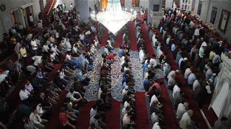 Diyanet namaz vakitlerinde birliği sağlayacak