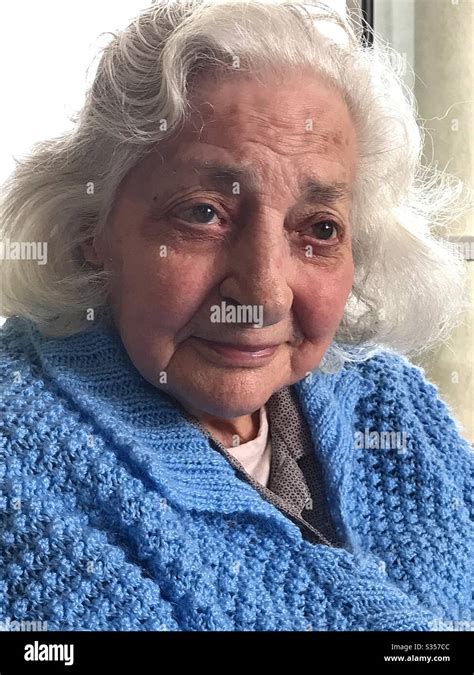 Old lady smiling Stock Photo - Alamy