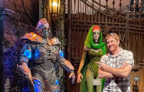 TheArnoldFans - News - "Chill Out” at the WB Studio Tour with Arnold’s Mr. Freeze Costume!