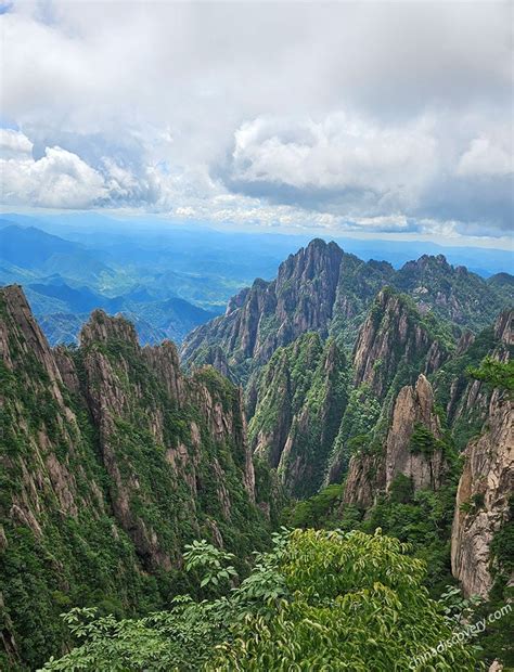 Yellow Mountain (Mt. Huangshan): Tour, Map, Travel Tips