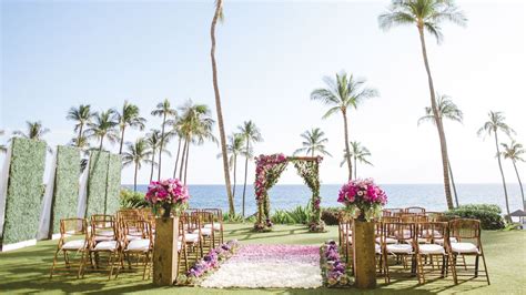 Beach Weddings in Maui | Hyatt Regency Maui Resort and Spa