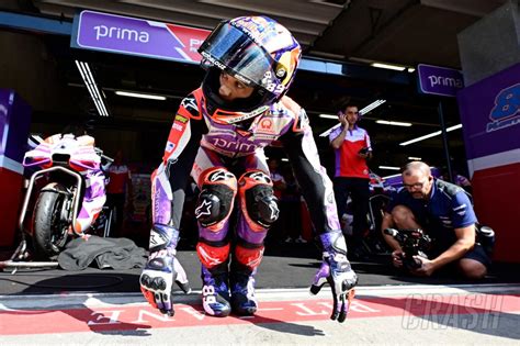 Jorge Martin crashes in warm-up while practising long lap penalty | MotoGP | Crash