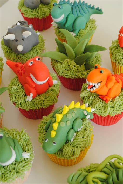 Dinosaur Roar! on Twitter | Dinosaur birthday cakes, Dinosaur birthday party, Dinosaur cupcakes