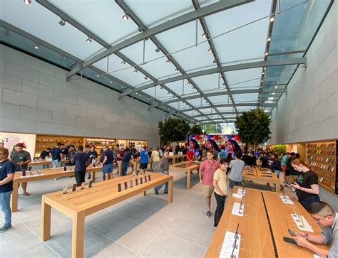 Apple Store reopening roundup: Highland Village, Bridgewater, Mall of America, more - 9to5Mac