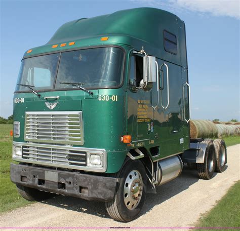 1999 International 9800 Eagle semi truck in Rose Hill, KS | Item G4041 sold | Purple Wave