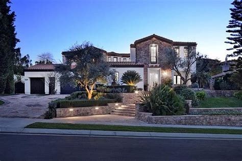 √ Kylie Jenner House Tour 2021 - Kris Jenner S House Take A Tour Of The Kuwtk Star S Home In ...