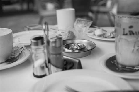 Ashtray at a cafe - cc0.photo