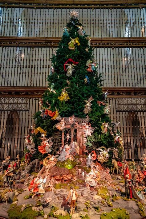 12 AWE-INSPIRING Christmas Trees in New York City (The Guide)