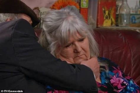 Fans devastated as Lisa Dingle dies as husband Zak makes cup of tea - Heart