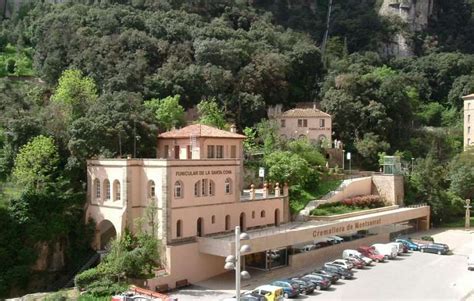 From Barcelona: Half Day Tour To Montserrat & Its Museum | experitour.com