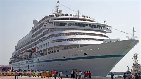 Luxury cruise liner visits Thoothukudi Port - The Hindu