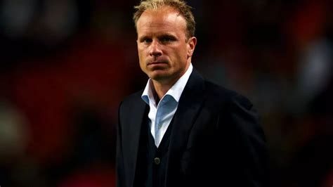 Arsenal to unveil Dennis Bergkamp statue at Emirates ahead of Sunderland match - Mirror Online