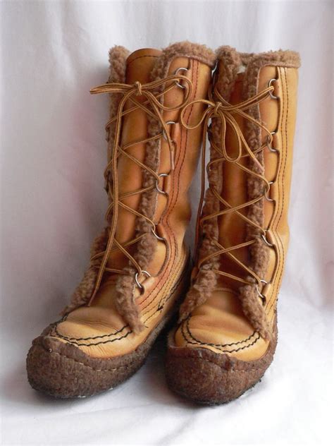 Canadian MUKLUK MOCCASSIN Winter BOOTS 7 7.5 by HousewifeVintage