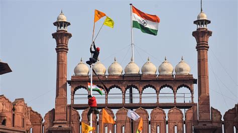 Farmers protest | Farmers protest: Farmers storm Red Fort as protest gets unruly on Republic Day ...