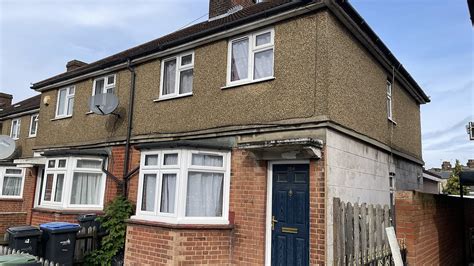 Inside the spooky Enfield Haunting house where teenage girl was ...