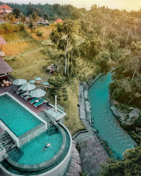 Hotel Bali dengan Pemandangan Sungai, Adem dan Seger