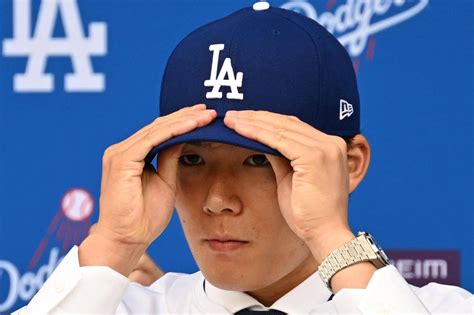 Dodgers not concerned about Yoshinobu Yamamoto tipping pitches - The ...