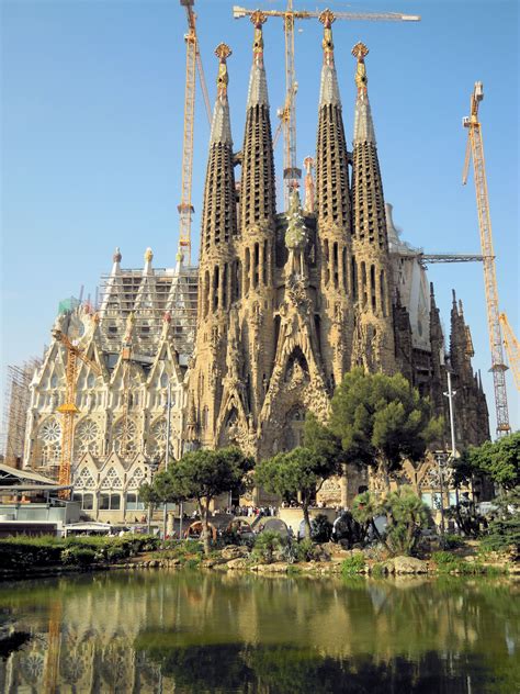 Antoni Gaudí's Cathedral | Barcelona cathedral, Cathedral, Barcelona spain