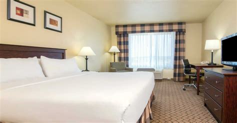 Hotels in El Dorado KS | Holiday Inn Express & Suites | El Dorado, Kansas Hotel