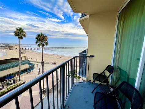 CROWNE PLAZA VENTURA BEACH - Updated December 2024 - 972 Photos & 772 ...