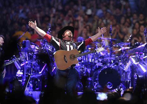 Garth Brooks Releasing New Tickets for SOLD OUT Nashville Concert