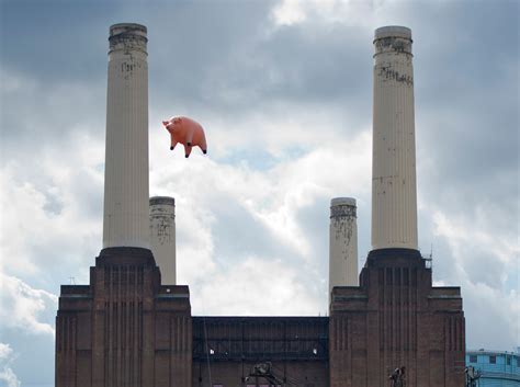 Pink Floyd might recreate their flying pig over Battersea Power Station