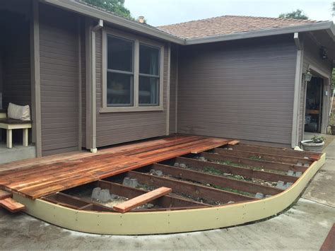 DIY Floating Deck: A Curved Freestanding Deck | Building a floating ...