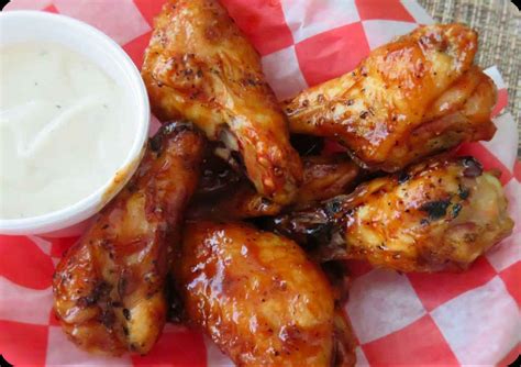 Quaker Steak 'N Lube Buckeye BBQ Wings - For the Wing