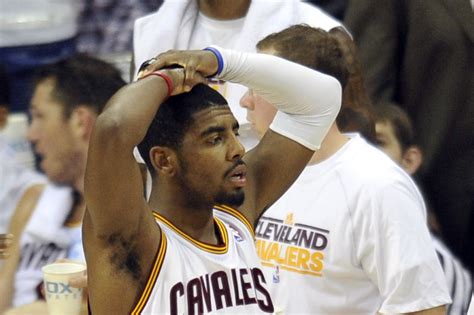 Kyrie Irving injury: Cavaliers' star out 3-4 weeks with shoulder sprain ...